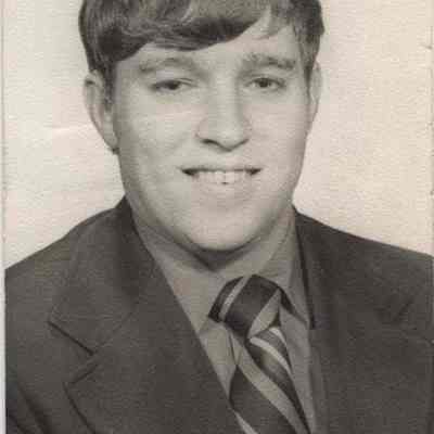 A photo view of Richard P Bray. 4/27/1981.