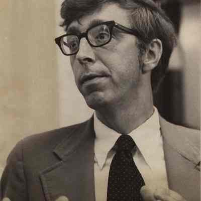 A photo view of David Anderson.