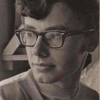 A photo view of Stephen H. McCausland.