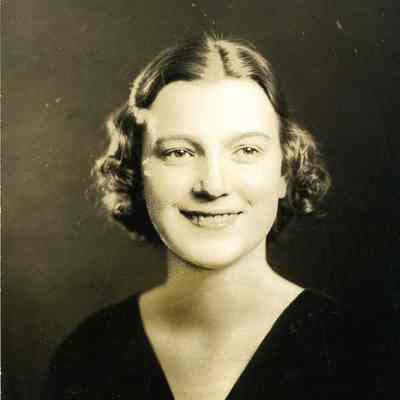 Yvette Carlson (Livernois)