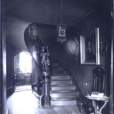 A photo of entrance hall in the Chamberlain House.