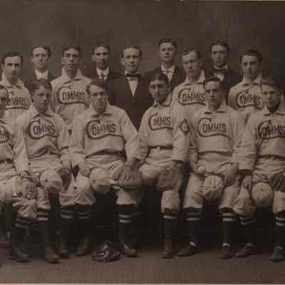 A photo of the "Commis" baseball team.