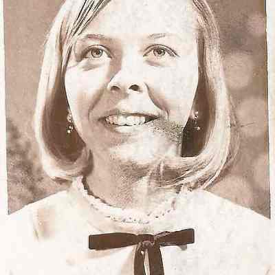 A B/W photograph of contestant # 8 Deborah Bradford..
