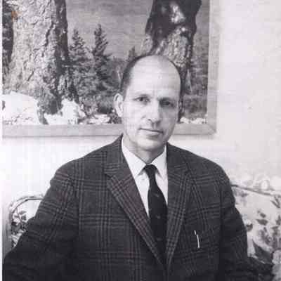 A photo view of Dr. Robson Newbold. 11/16/1968.