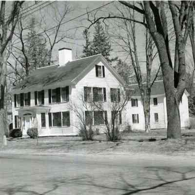 A photo of the Stanwood House. c. 1790.