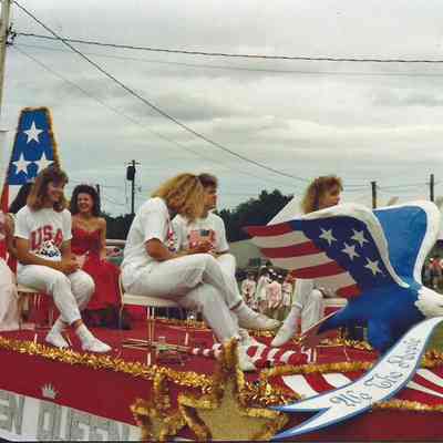 Brunswick Teen Queen float