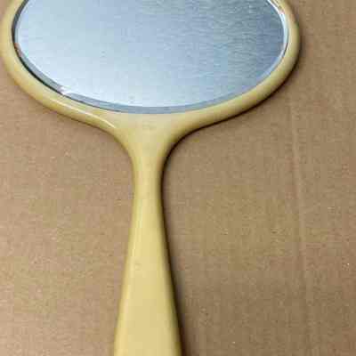 Hand mirror