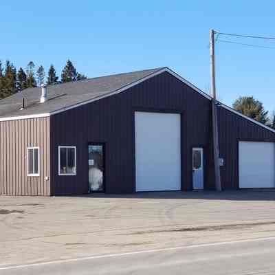 Payless Auto Garage Building