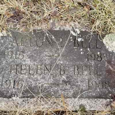 Gravestone of Alton and Hellen Bell, who died in 1983 and 1988, respectively.