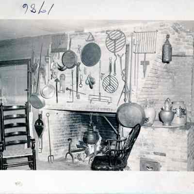 Anna Lincoln's personal note card, showing Lincoln House kitchen.