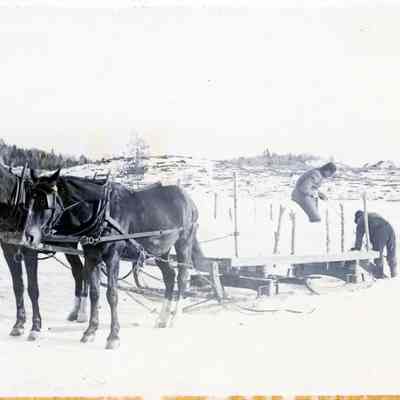 Harvesting Ice on the Dennys River
