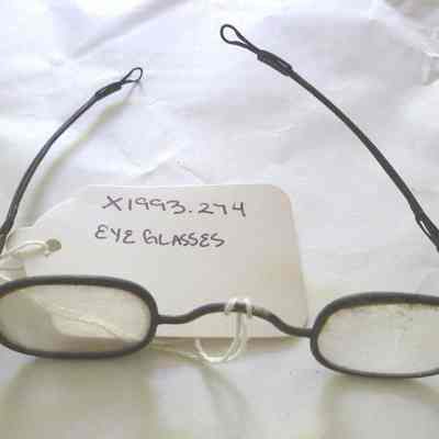 Eyeglasses