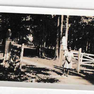 Nancy Alice Grant at Dr. Fishburne's gate