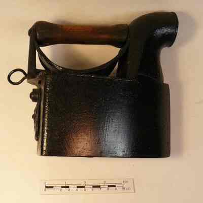 Coke iron