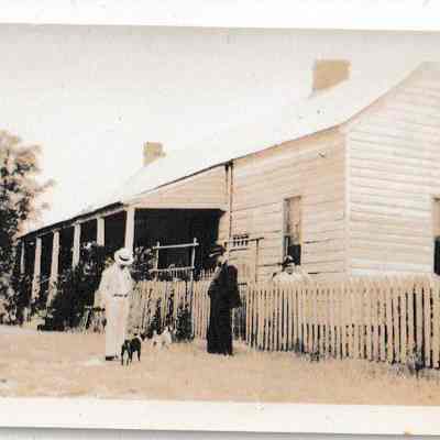 Men at Mrs. Kate Harvey's old home, Pinopolis