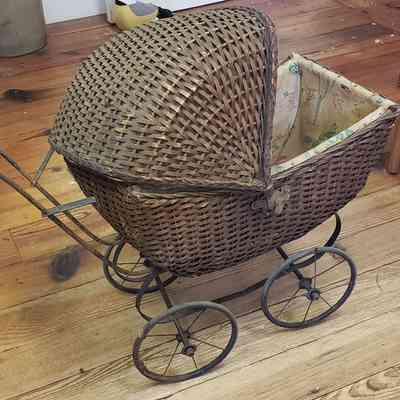 Baby doll carriage