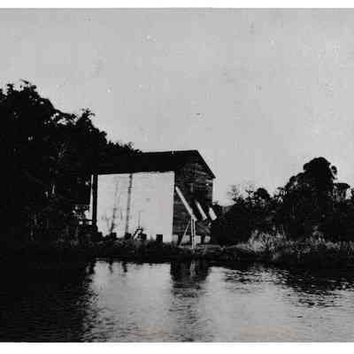 Richmond Plantation by water