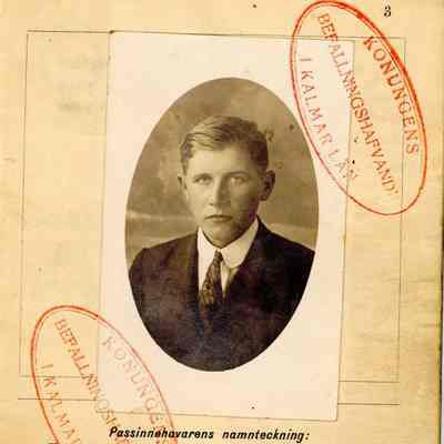 2024.17.1_018_Inside: Swedish passport, 1922