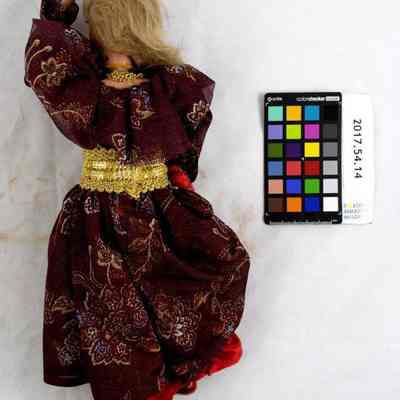 2017.54.14_Back: Copyright: Swedish American Museum; Origformat: 3D Artifact; Resolution: 300dpi