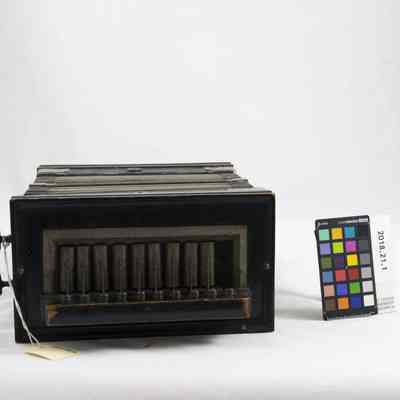 2018.21.1_Side4: Copyright: Swedish American Museum; Origformat: 3D Artifact; Resolution: 1475,1036