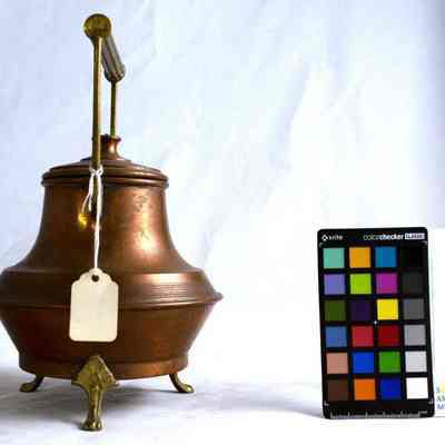 1987/23:7B_Back: Copyright: Swedish American Museum; Origformat: 3D Artifact; Resolution: 300 dpi